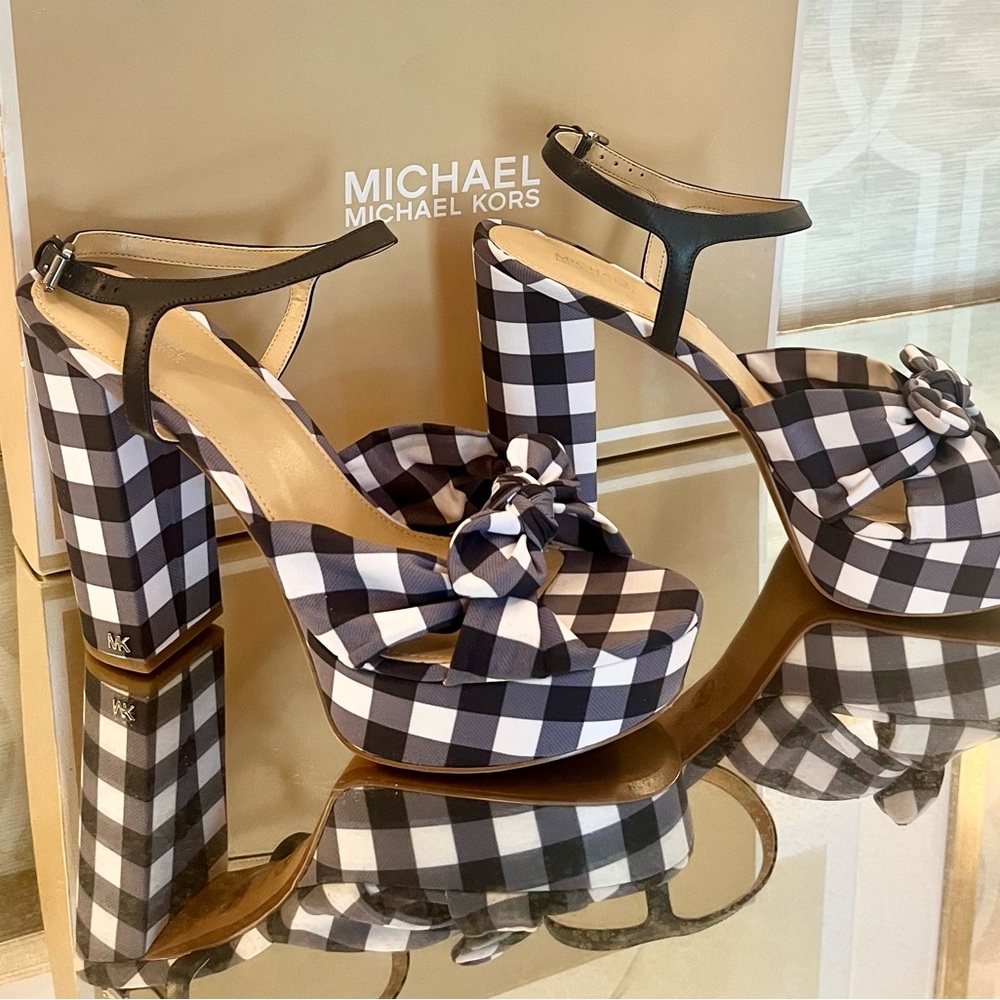 Michael Michael Kors Pippa Platform Size 9.5 / 39.5